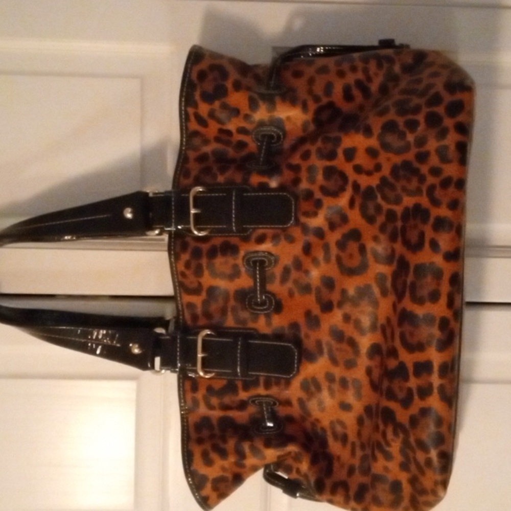 Dooney & Bourke purse - Picture 2 of 3